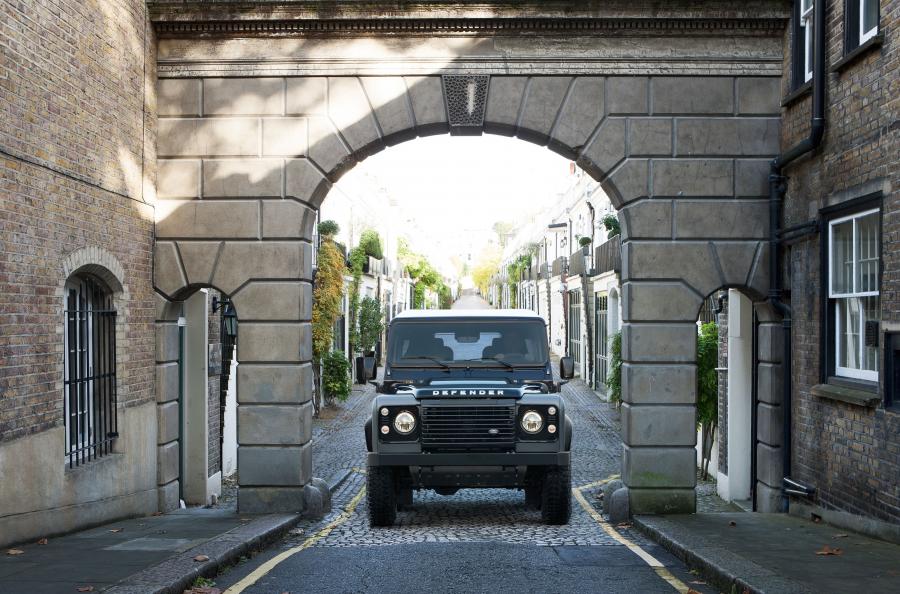  Land Rover Defender 90 Autobiography 2015 года  (фото 3 из 10)